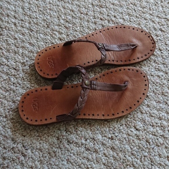 UGG Australia Bria Leather Thong Sandals size 37 - Picture 2 of 9